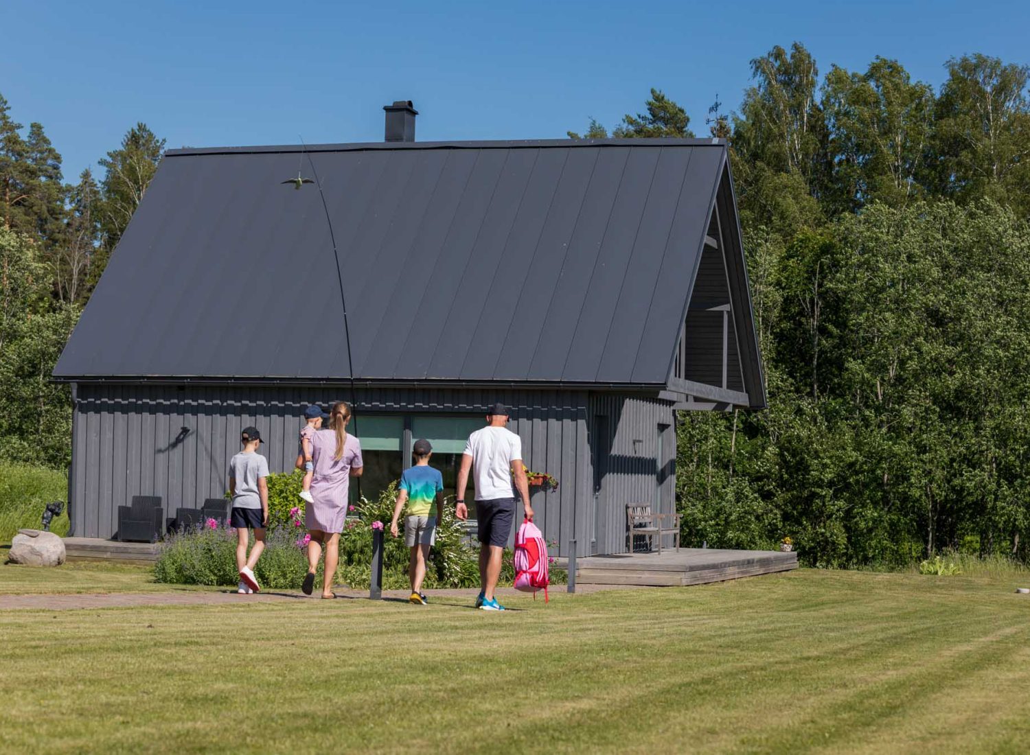 Piesta-cottage-7-family-arrival-visit-estonia